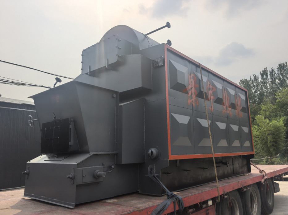 DZL2噸自動鏈條生物質蒸汽鍋爐發(fā)貨現場